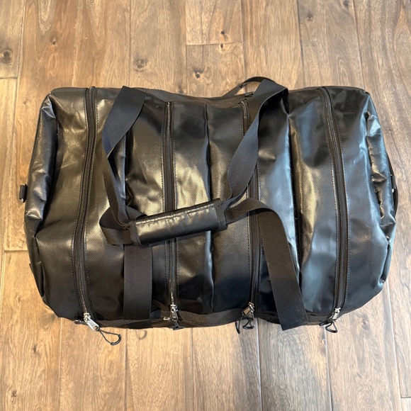 TOBIQ Black Water Resistant Duffel Bag Luggage Travel Gym Sports - Picture 3 of 11